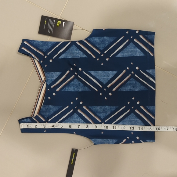 NWT Nike workout top Sz small - Picture 6 of 6